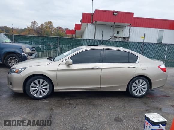 ✅ 2014 Honda Accord EX-L • VIN: 1HGCR3F89EA010112 • Lot: 43586051. Listed on IAAI with 96,316 mi. Free auction sales archive from the USA and detailed vehicle history report at DreamBid. Image 14.