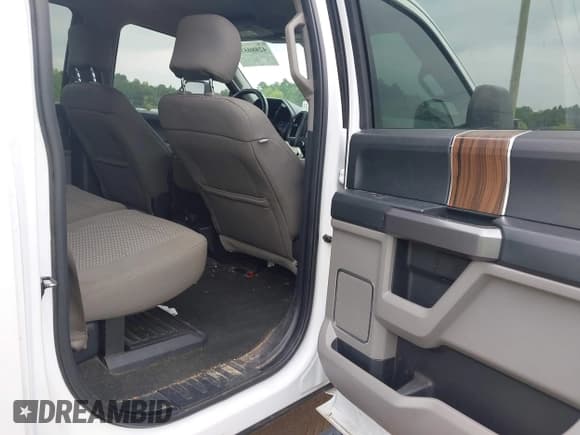 ✅ 2017 Ford F-250 Lariat • VIN: 1FT7W2BT6HEC76438 • Lot: 42880573. Wystawiony na IAAI z przebiegiem 179 424 mil. Bezpłatny archiwum sprzedaży aukcyjnych z USA i szczegółowy raport historii pojazdu na DreamBid. Zdjęcie 8.