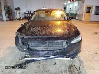 ✅ 2017 Volvo S90 Momentum • VIN: YV1102AK3H1009162 • Лот: 90257545. Опубликован ранее на Copart с пробегом 152 793 миль. Бесплатный доступ к архиву аукционных продаж из США и подробный отчёт об истории автомобиля на DreamBid. Изображение 5.