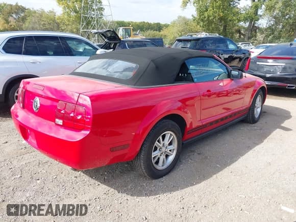 ✅ 2007 Ford Mustang Deluxe • VIN: 1ZVFT84N475327923 • Lot: 43441133. Listed on IAAI with 86,635 mi. Free auction sales archive from the USA and detailed vehicle history report at DreamBid. Image 4.