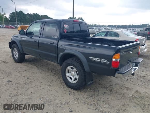 ✅ 2004 Toyota Tacoma • VIN: 5TEHN72N94Z392312 • Lot: 42968633. Listed on IAAI with 216,795 mi. Free auction sales archive from the USA and detailed vehicle history report at DreamBid. Image 3.
