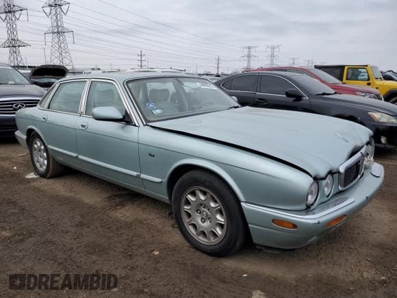 ✅ 2000 Jaguar XJ • VIN: SAJDA14C2YLF16982 • Лот: 44993015. Опубликован ранее на Copart с пробегом 113 629 миль. Бесплатный доступ к архиву аукционных продаж из США и подробный отчёт об истории автомобиля на DreamBid. Изображение 4.