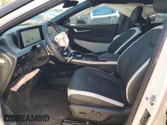 ✅ 2024 Kia EV6 GT-Line • VIN: KNDC44LA7R5215789 • Lot: 48459555. Listed on Copart with 5,454 mi. Free auction sales archive from the USA and detailed vehicle history report at DreamBid. Image 7.