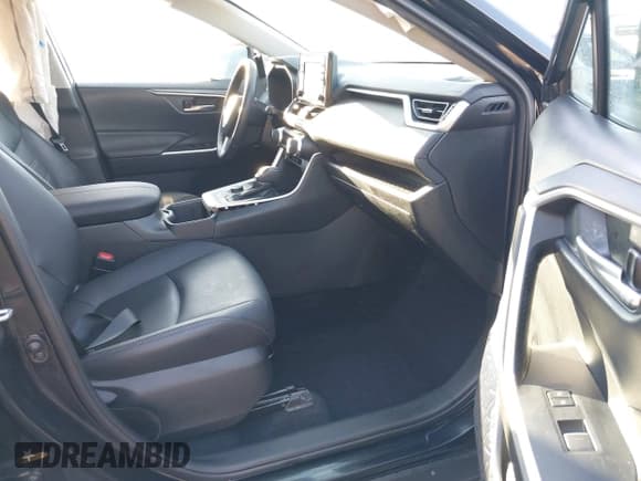 ✅ 2022 Toyota RAV4 Hybrid XLE Premium • VIN: 4T3B6RFV8NU079726 • Lot: 43442935. Wystawiony na IAAI z przebiegiem 23 524 mil. Bezpłatny archiwum sprzedaży aukcyjnych z USA i szczegółowy raport historii pojazdu na DreamBid. Zdjęcie 5.