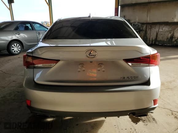 ✅ 2017 Lexus IS 200t • VIN: JTHBA1D24H5045415 • Lot: 93705685. Wystawiony na Copart z przebiegiem 116 527 mil. Bezpłatny archiwum sprzedaży aukcyjnych z USA i szczegółowy raport historii pojazdu na DreamBid. Zdjęcie 6.