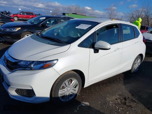 ✅ 2018 Honda Fit LX • VIN: 3HGGK5H42JM723829 • Lot: 41227849. Wystawiony na IAAI z przebiegiem 50 267 mil. Bezpłatny archiwum sprzedaży aukcyjnych z USA i szczegółowy raport historii pojazdu na DreamBid. Zdjęcie 19.