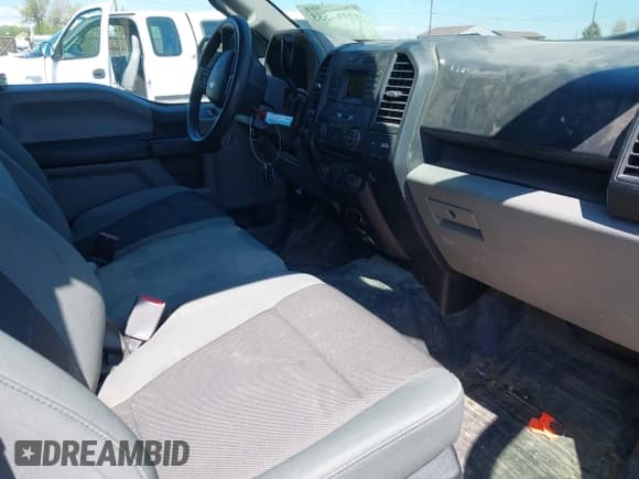 ✅ 2017 Ford F-150 XL • VIN: 1FTEX1C80HKC92936 • Lot: 42113555. Wystawiony na IAAI z przebiegiem 174 359 mil. Bezpłatny archiwum sprzedaży aukcyjnych z USA i szczegółowy raport historii pojazdu na DreamBid. Zdjęcie 5.