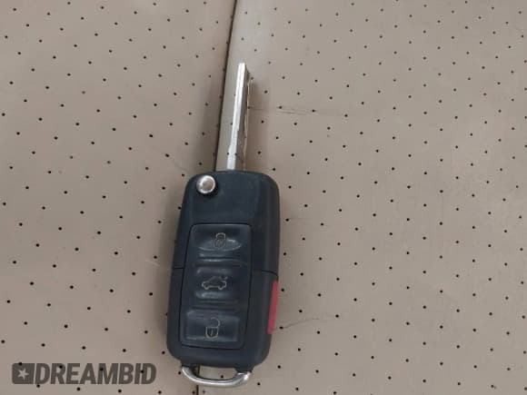 ✅ 2005 Volkswagen Beetle GLS • VIN: 3VWCD31C85M410218 • Lot: 43572091. Listed on IAAI with 87,912 mi. Free auction sales archive from the USA and detailed vehicle history report at DreamBid. Image 11.