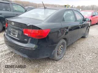 ✅ 2013 Kia Forte EX • VIN: KNAFU4A28D5699695 • Lot: 43772315. Wystawiony na IAAI z przebiegiem Nie podano. Bezpłatny archiwum sprzedaży aukcyjnych z USA i szczegółowy raport historii pojazdu na DreamBid. Zdjęcie 4.