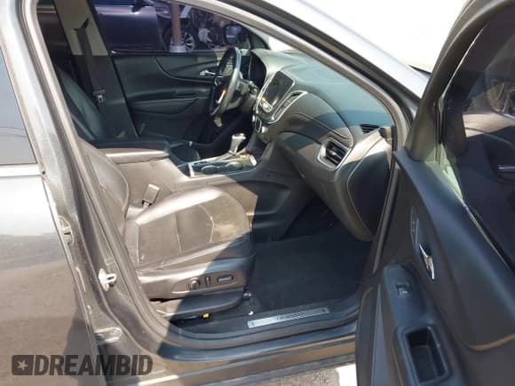 ✅ 2019 Chevrolet Equinox Premier • VIN: 2GNAXNEV4K6184569 • Lot: 42670537. Listed on IAAI with 163,594 mi. Free auction sales archive from the USA and detailed vehicle history report at DreamBid. Image 5.