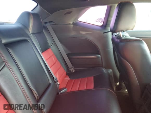 ✅ 2014 Dodge Challenger R/T • VIN: 2C3CDYBT3EH143300 • Lot: 47484545. Wystawiony na Copart z przebiegiem 93 802 mil. Bezpłatny archiwum sprzedaży aukcyjnych z USA i szczegółowy raport historii pojazdu na DreamBid. Zdjęcie 10.