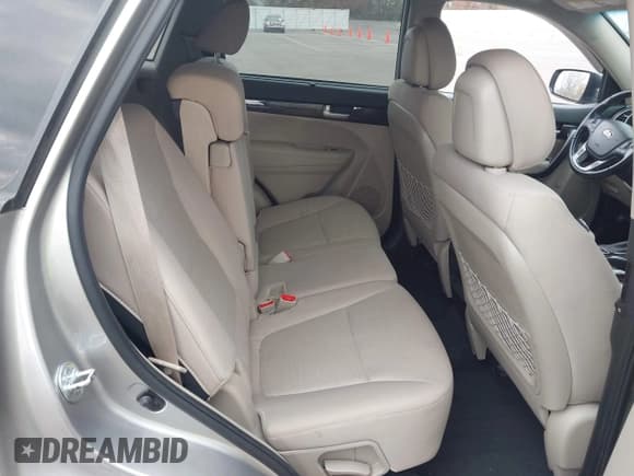 ✅ 2015 Kia Sorento LX • VIN: 5XYKT3A69FG568691 • Lot: 43687228. Listed on IAAI with 166,434 mi. Free auction sales archive from the USA and detailed vehicle history report at DreamBid. Image 8.