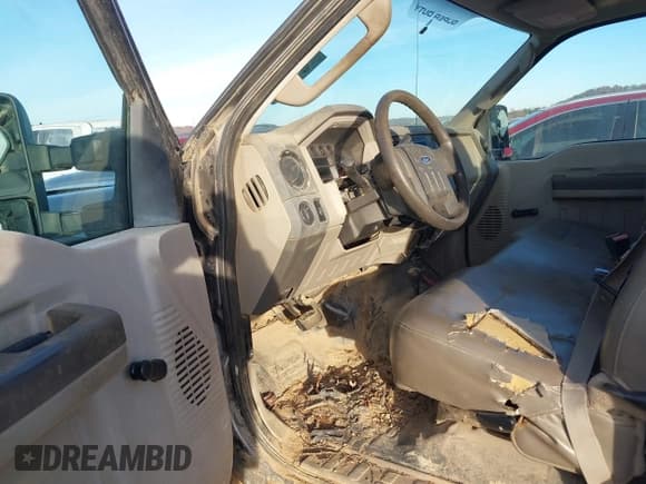 ✅ 2008 Ford F-250 • VIN: 1FDNF21528EC14458 • Лот: 41011827. Опубликован ранее на IAAI с пробегом 118 085 миль. Бесплатный доступ к архиву аукционных продаж из США и подробный отчёт об истории автомобиля на DreamBid. Изображение 5.