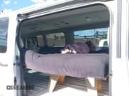 ✅ 2017 Ford Transit XL • VIN: 1FBZX2YM2HKB05049 • Lot: 41966567. Wystawiony na IAAI z przebiegiem Nie podano. Bezpłatny archiwum sprzedaży aukcyjnych z USA i szczegółowy raport historii pojazdu na DreamBid. Zdjęcie 8.