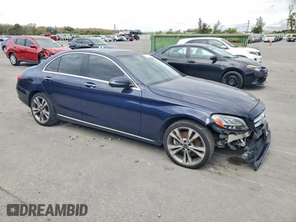 ✅ 2019 Mercedes-Benz C 300 • VIN: 55SWF8EB5KU303960 • Lot: 95763565. Listed on Copart with 63,632 mi. Free auction sales archive from the USA and detailed vehicle history report at DreamBid. Image 4.