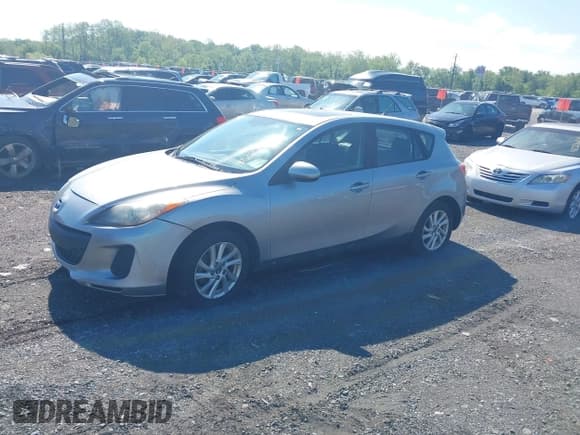 ✅ 2013 Mazda 3 i Grand Touring • VIN: JM1BL1M70D1835559 • Lot: 42227352. Wystawiony na IAAI z przebiegiem 208 394 mil. Bezpłatny archiwum sprzedaży aukcyjnych z USA i szczegółowy raport historii pojazdu na DreamBid. Zdjęcie 2.