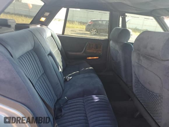 ✅ 1990 Pontiac Bonneville • VIN: 1G2HX54C0L1229409 • Лот: 69831185. Опубликован ранее на Copart с пробегом 134 084 миль. Бесплатный доступ к архиву аукционных продаж из США и подробный отчёт об истории автомобиля на DreamBid. Изображение 10.