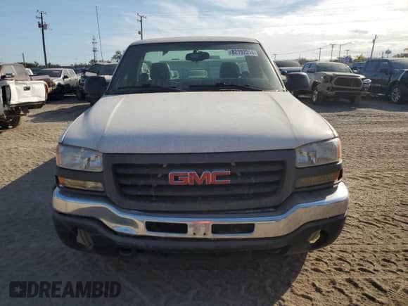2005 GMC Sierra 1500 Work Truck с VIN 1GTEC14V95Z213251, выставлен на аукционе Copart как лот 82192014 с пробегом 229 733 миль миль и На запчасти • Non repairable. История ставок и продаж доступна на DreamBid. Изображение 5.