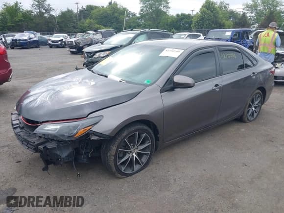 ✅ 2015 Toyota Camry XLE • VIN: 4T1BF1FK4FU929904 • Лот: 42752298. Опубликован ранее на IAAI с пробегом 158 655 миль. Бесплатный доступ к архиву аукционных продаж из США и подробный отчёт об истории автомобиля на DreamBid. Изображение 2.