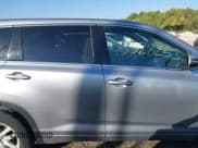 ✅ 2016 Toyota Highlander LE • VIN: 5TDZKRFH0GS177240 • Lot: 43328253. Wystawiony na IAAI z przebiegiem 75 924 mil. Bezpłatny archiwum sprzedaży aukcyjnych z USA i szczegółowy raport historii pojazdu na DreamBid. Zdjęcie 14.