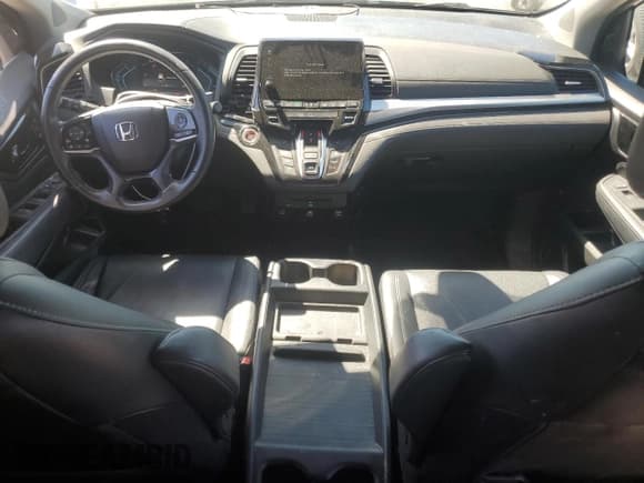 ✅ 2021 Honda Odyssey Touring • VIN: 5FNRL6H85MB013894 • Lot: 71153575. Listed on Copart with 60,452 mi. Free auction sales archive from the USA and detailed vehicle history report at DreamBid. Image 8.