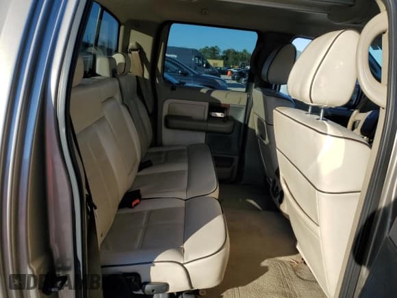 ✅ 2006 Lincoln Mark LT • VIN: 5LTPW16516FJ07258 • Lot: 85977564. Wystawiony na Copart z przebiegiem 247 898 mil. Bezpłatny archiwum sprzedaży aukcyjnych z USA i szczegółowy raport historii pojazdu na DreamBid. Zdjęcie 10.