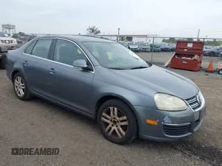 ✅ 2005 Volkswagen Jetta • VIN: 3VWST71K05M647895 • Lot: 43286963. Wystawiony na IAAI z przebiegiem 194 651 mil. Bezpłatny archiwum sprzedaży aukcyjnych z USA i szczegółowy raport historii pojazdu na DreamBid. Zdjęcie 1.