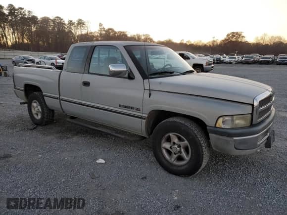 1996 Dodge 1500 с VIN 3B7HC13Y8TG197971, выставлен на аукционе Copart как лот 82565154 с пробегом 248 833 миль миль и Списание • Salvage title. История ставок и продаж доступна на DreamBid. Изображение 4.