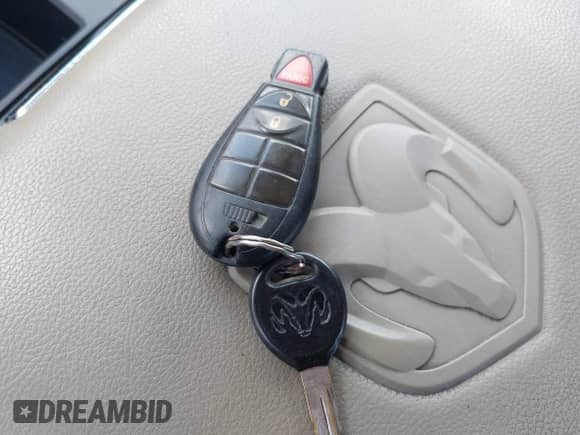 2010 Dodge 1500 Laramie с VIN 1D7RB1CT2AS145209, выставлен на аукционе IAAI как лот 43006619 с пробегом 212 051 миль миль и . История ставок и продаж доступна на DreamBid. Изображение 11.