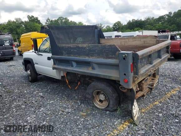 ✅ 2005 Chevrolet Silverado 1500 • VIN: 1GBJC34U35E141251 • Лот: 62311945. Опубликован ранее на Copart с пробегом 131 177 миль. Бесплатный доступ к архиву аукционных продаж из США и подробный отчёт об истории автомобиля на DreamBid. Изображение 2.