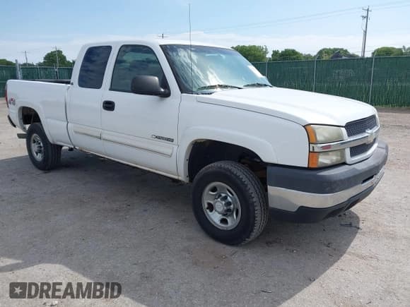 ✅ 2006 Chevrolet Silverado 2500HD LT2 • VIN: 1GCHK29UX6E262621 • Lot: 42322189. Wystawiony na IAAI z przebiegiem 233 221 mil. Bezpłatny archiwum sprzedaży aukcyjnych z USA i szczegółowy raport historii pojazdu na DreamBid. Zdjęcie 1.