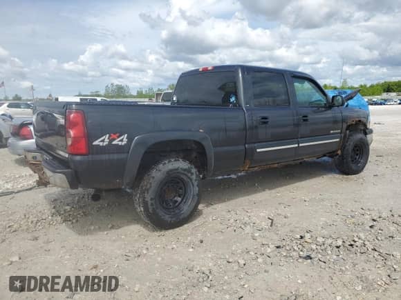 2003 Chevrolet Silverado 1500HD LS with VIN 1GCGK13U53F216778, listed as a Copart auction lot 57948235 with 239,610 mi miles and Clean title. Bid and sale history available at DreamBid. Image 3.