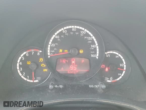 ✅ 2014 Volkswagen Beetle Entry • VIN: 3VWF17AT4EM640397 • Lot: 65729515. Listed on Copart with 163,231 mi. Free auction sales archive from the USA and detailed vehicle history report at DreamBid. Image 9.