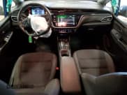 ✅ 2022 Chevrolet Bolt EV 1LT • VIN: 1G1FW6S07N4132299 • Lot: 48195915. Wystawiony na Copart z przebiegiem 48 590 mil. Bezpłatny archiwum sprzedaży aukcyjnych z USA i szczegółowy raport historii pojazdu na DreamBid. Zdjęcie 8.