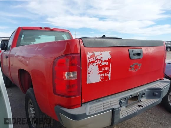 ✅ 2008 Chevrolet Silverado 2500HD Work Truck • VIN: 1GCHC24K68E200980 • Лот: 43598827. Опубликован ранее на IAAI с пробегом 386 312 миль. Бесплатный доступ к архиву аукционных продаж из США и подробный отчёт об истории автомобиля на DreamBid. Изображение 3.