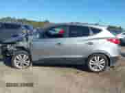 ✅ 2012 Hyundai Tucson Limited • VIN: KM8JUCAC7CU372821 • Лот: 43421774. Размещён на IAAI с пробегом 177 984 миль миль. Получите бесплатный доступ к архиву аукционных продаж из США и посмотрите подробный отчёт об истории автомобиля на DreamBid. Изображение 14.