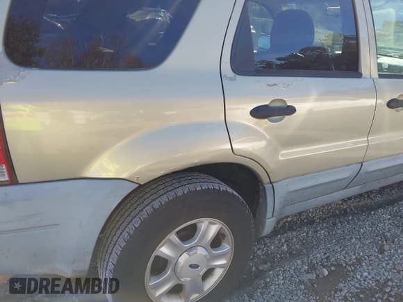 ✅ 2003 Ford Escape XLT Popular 2 • VIN: 1FMCU93163KA62727 • Lot: 43903448. Listed on IAAI with 227,438 mi. Free auction sales archive from the USA and detailed vehicle history report at DreamBid. Image 6.