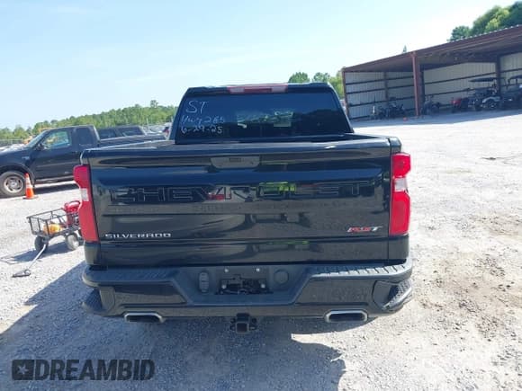 ✅ 2021 Chevrolet Silverado 1500 RST • VIN: 1GCUYEEDOMZ414772 • Lot: 42694482. Wystawiony na IAAI z przebiegiem 47 696 mil. Bezpłatny archiwum sprzedaży aukcyjnych z USA i szczegółowy raport historii pojazdu na DreamBid. Zdjęcie 16.