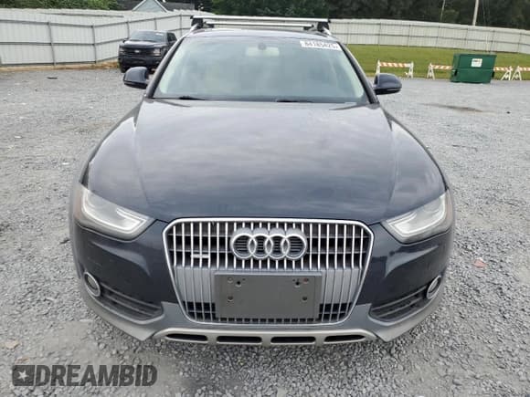 ✅ 2015 Audi allroad A4 Premium Plus • VIN: WA1UFAFL7FA010870 • Лот: 84185425. Опубликован ранее на Copart с пробегом 178 010 миль. Бесплатный доступ к архиву аукционных продаж из США и подробный отчёт об истории автомобиля на DreamBid. Изображение 5.