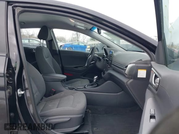 ✅ 2021 Hyundai Ioniq Blue • VIN: KMHC65LC0MU252890 • Lot: 41602092. Wystawiony na IAAI z przebiegiem 83 814 mil. Bezpłatny archiwum sprzedaży aukcyjnych z USA i szczegółowy raport historii pojazdu na DreamBid. Zdjęcie 5.