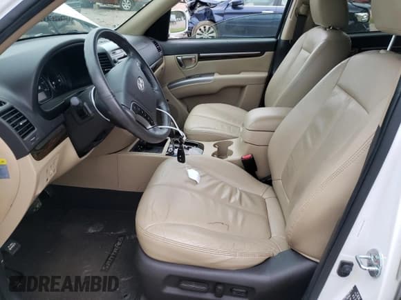 ✅ 2012 Hyundai Santa Fe Limited • VIN: 5XYZK4AG9CG138803 • Lot: 72385414. Listed on Copart with 140,718 mi. Free auction sales archive from the USA and detailed vehicle history report at DreamBid. Image 7.