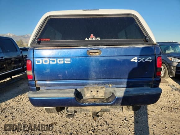 ✅ 2001 Dodge 2500 • VIN: 3B7KF23711G193929 • Lot: 82332645. Listed on Copart with Not provided. Free auction sales archive from the USA and detailed vehicle history report at DreamBid. Image 6.
