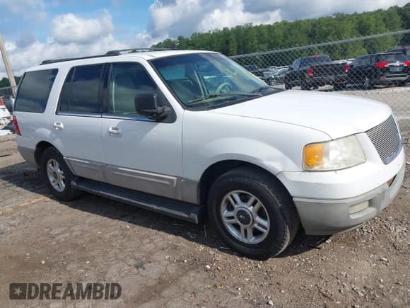 ✅ 2003 Ford Expedition Special Service • VIN: 1FMPU15L93LA91232 • Lot: 42740197. Wystawiony na IAAI z przebiegiem 322 542 mil. Bezpłatny archiwum sprzedaży aukcyjnych z USA i szczegółowy raport historii pojazdu na DreamBid. Zdjęcie 1.