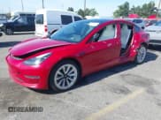 ✅ 2021 Tesla Model 3 Long Range • VIN: 5YJ3E1EB6MF879669 • Lot: 42332384. Wystawiony na IAAI z przebiegiem 81 548 mil. Bezpłatny archiwum sprzedaży aukcyjnych z USA i szczegółowy raport historii pojazdu na DreamBid. Zdjęcie 2.