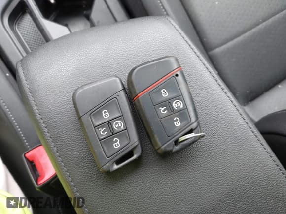 ✅ 2019 Volkswagen Tiguan SE • VIN: 3VV2B7AXXKM187921 • Lot: 43294543. Wystawiony na IAAI z przebiegiem 101 790 mil. Bezpłatny archiwum sprzedaży aukcyjnych z USA i szczegółowy raport historii pojazdu na DreamBid. Zdjęcie 11.