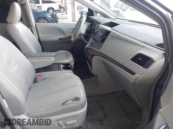 ✅ 2013 Toyota Sienna XLE AAS • VIN: 5TDYK3DC4DS283783 • Лот: 43266179. Опубликован ранее на IAAI с пробегом 184 611 миль. Бесплатный доступ к архиву аукционных продаж из США и подробный отчёт об истории автомобиля на DreamBid. Изображение 5.