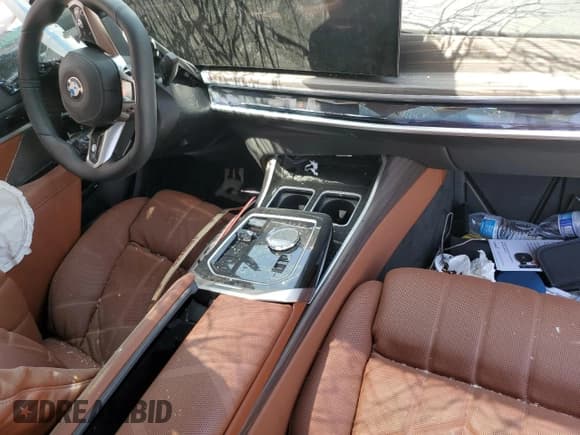 ✅ 2023 BMW 7 Series 740i • VIN: WBA23EH07PCL47297 • Лот: 60743543. Опубликован ранее на Copart с пробегом Не указан. Бесплатный доступ к архиву аукционных продаж из США и подробный отчёт об истории автомобиля на DreamBid. Изображение 8.