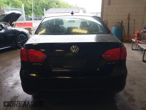 ✅ 2011 Volkswagen Jetta SE • VIN: 3VWDZ7AJ2BM034784 • Lot: 42191887. Listed on IAAI with 115,619 mi. Free auction sales archive from the USA and detailed vehicle history report at DreamBid. Image 16.
