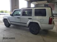 ✅ 2006 Jeep Commander • VIN: 1J8HG48K66C226006 • Lot: 70297795. Wystawiony na Copart z przebiegiem 212 837 mil. Bezpłatny archiwum sprzedaży aukcyjnych z USA i szczegółowy raport historii pojazdu na DreamBid. Zdjęcie 2.