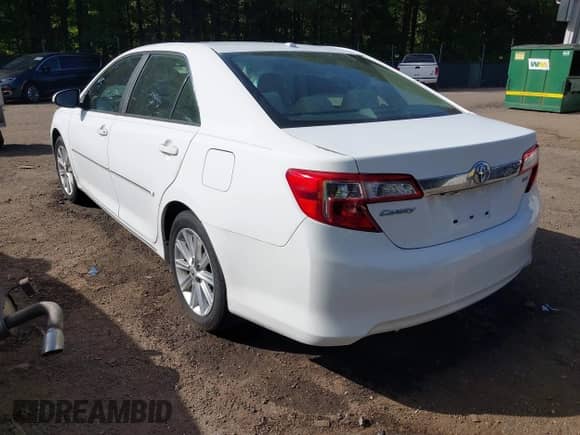 2013 Toyota Camry L with VIN 4T4BF1FK4DR332853, listed as a IAAI auction lot 43370465 with 266,093 mi miles and . Bid and sale history available at DreamBid. Image 3.